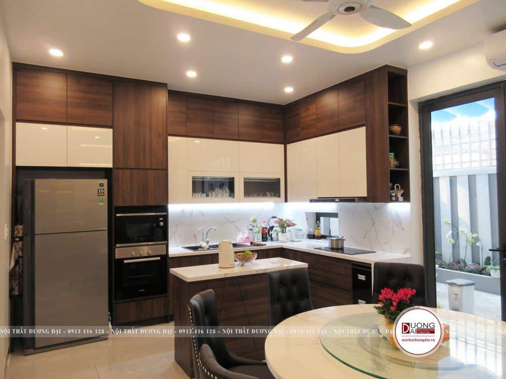 Mẫu tủ bếp được thi công nội thất đầy hoàn hảo và tinh tế